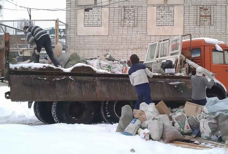 Вывоз мусора контейнером по Барнаулу